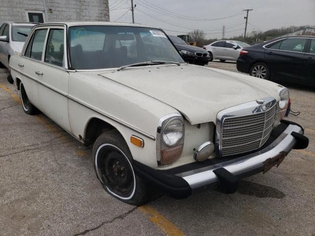 1975 MERCEDES-BENZ 200 SERIES - 1