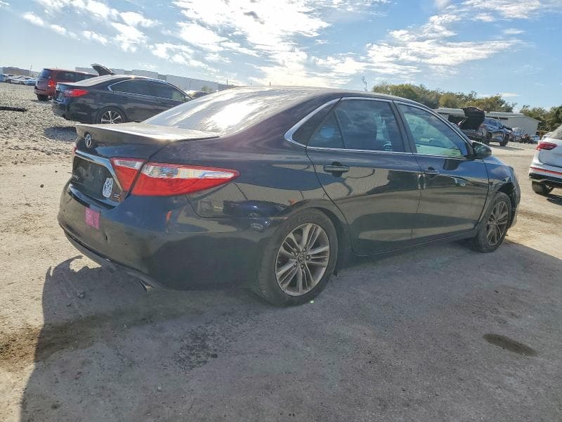 2017 TOYOTA CAMRY SE 3