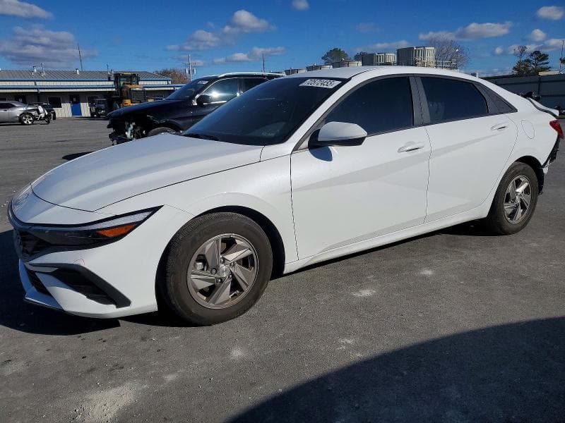 2024 HYUNDAI ELANTRA SE - 1