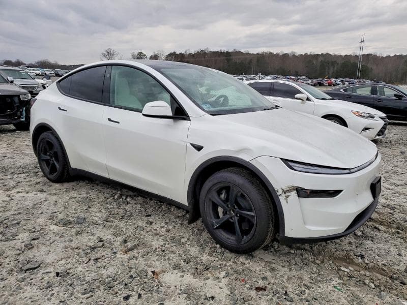 2026 TESLA MODEL Y 4