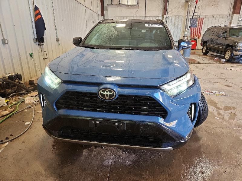 2025 TOYOTA RAV4 XSE 5
