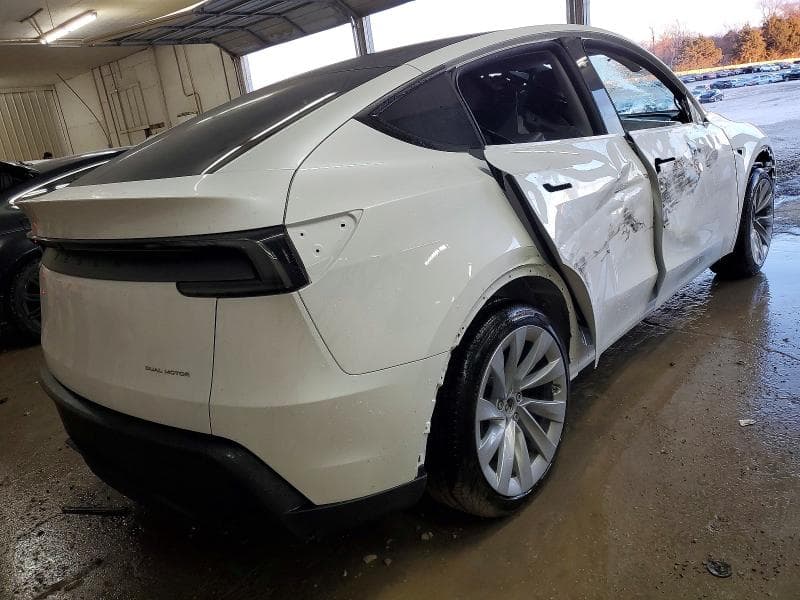2026 TESLA MODEL Y 3