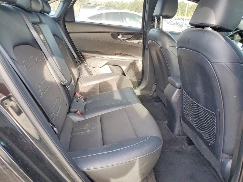 2024 KIA FORTE GT LINE 10