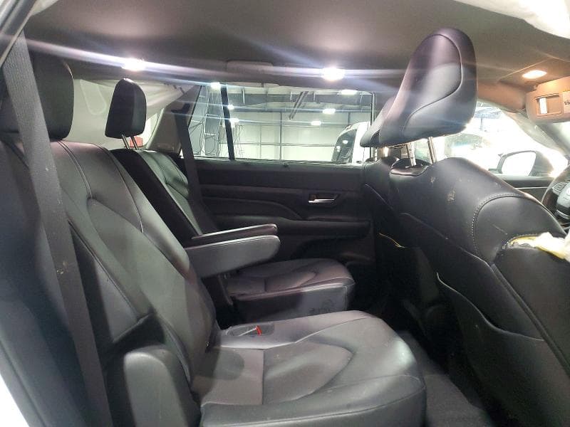 2024 TOYOTA GRAND HIGHLANDER XLE 11