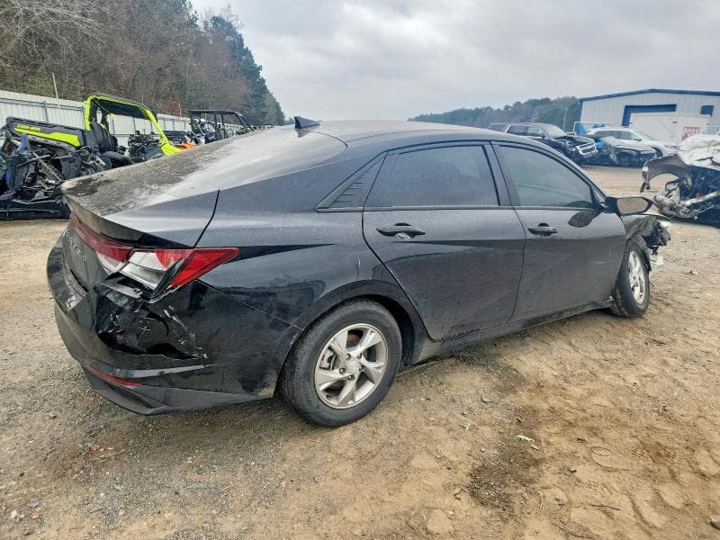 2023 HYUNDAI ELANTRA SE 3
