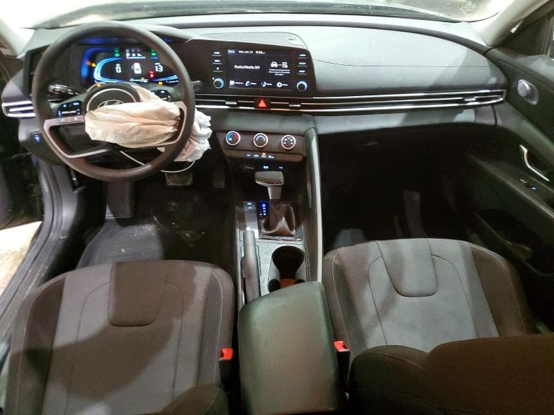 2025 HYUNDAI ELANTRA SE 7