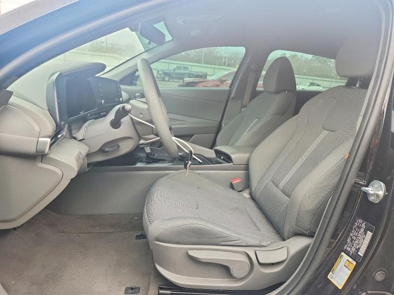 2023 HYUNDAI ELANTRA SE 7