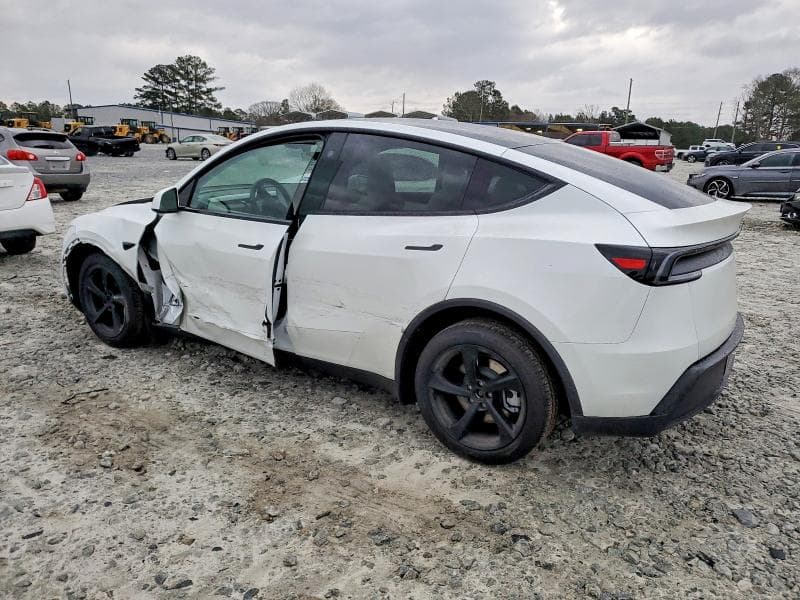 2026 TESLA MODEL Y 2