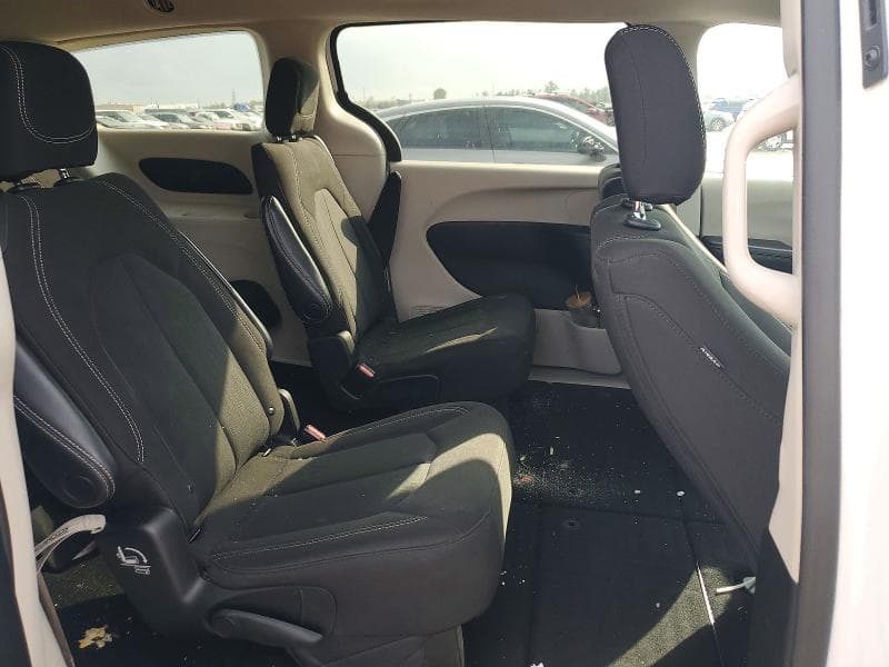 2022 CHRYSLER VOYAGER LX 10