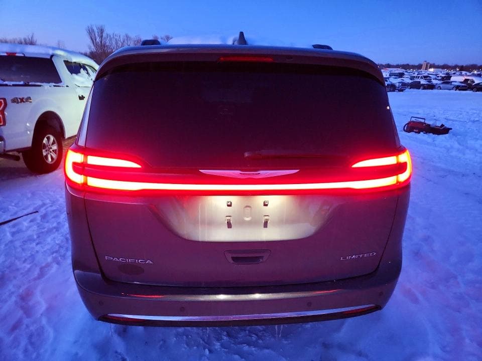 2022 CHRYSLER PACIFICA LIMITED 6