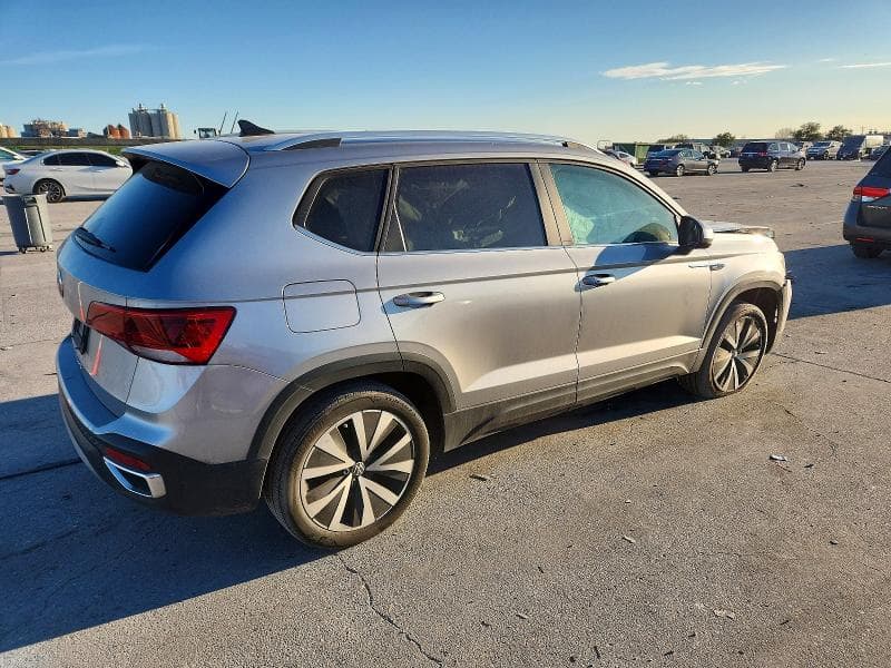 2022 VOLKSWAGEN TAOS SE 3