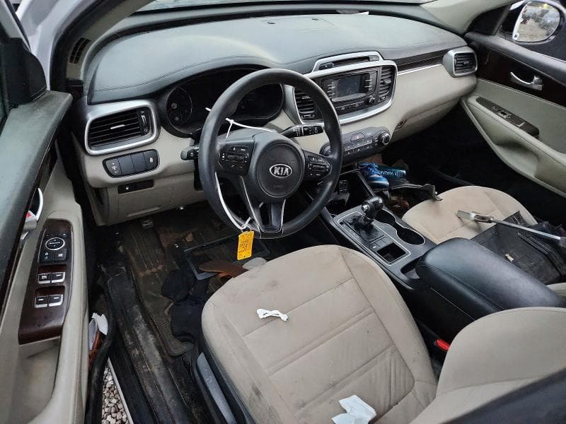 2017 KIA SORENTO LX 8