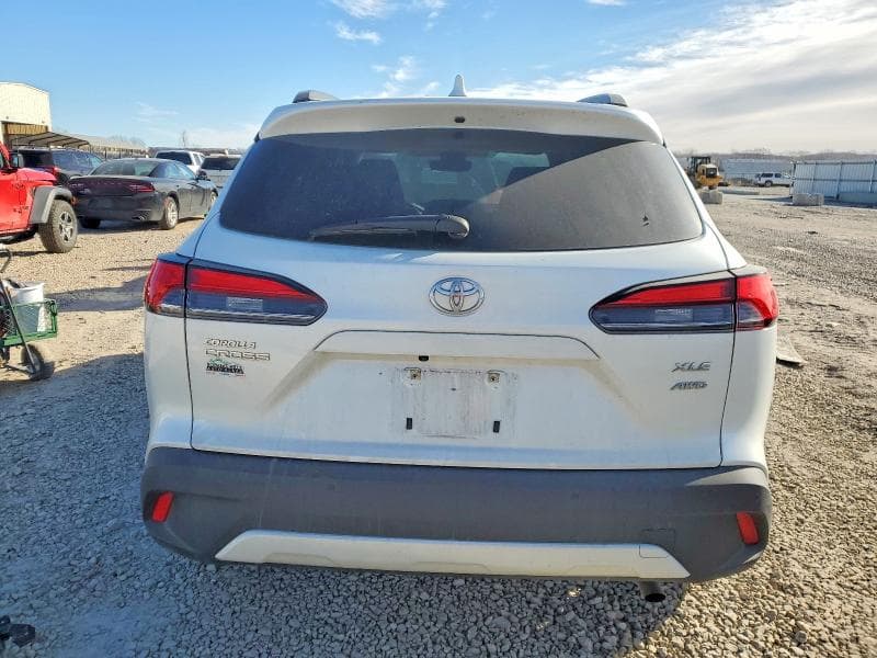 2022 TOYOTA COROLLA CROSS XLE 6