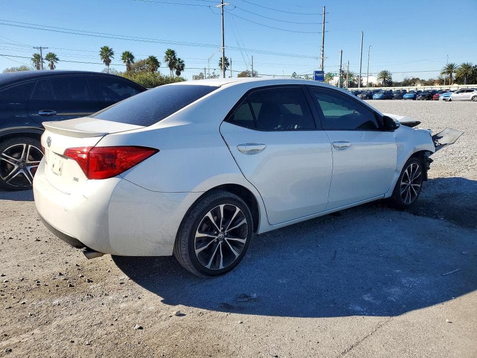2018 TOYOTA COROLLA SE 3