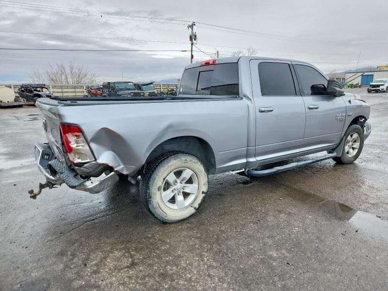 2019 RAM 1500 CLASSIC SLT 3