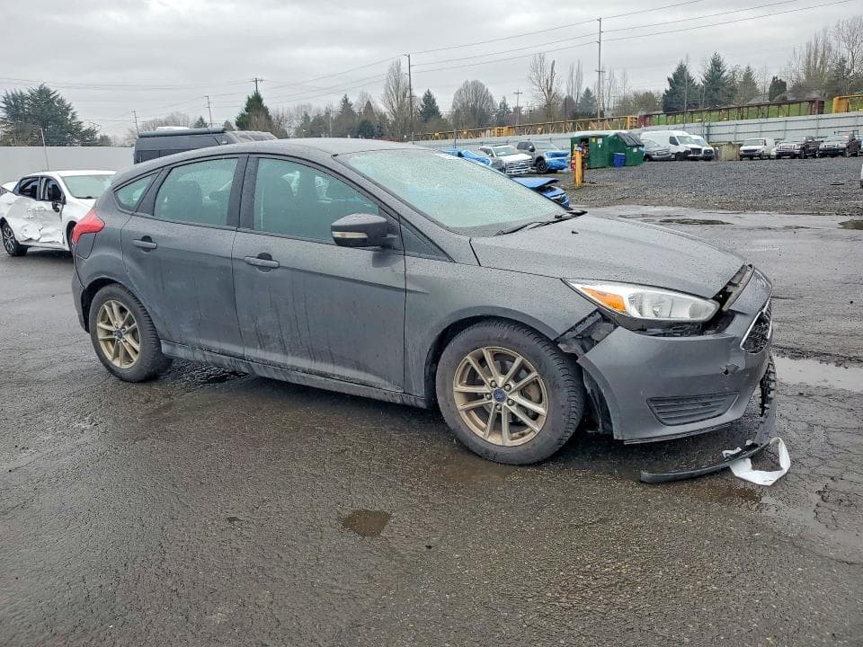 2017 FORD FOCUS SE 4