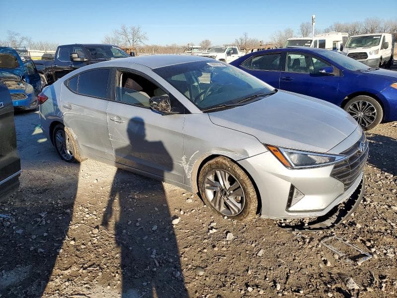 2019 HYUNDAI ELANTRA SEL 4