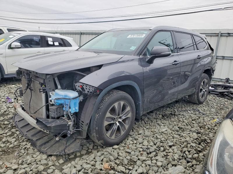2022 TOYOTA HIGHLANDER XLE - 1