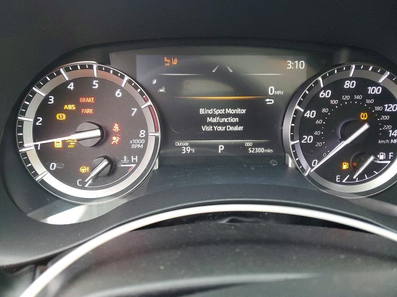 2022 TOYOTA HIGHLANDER XLE 9