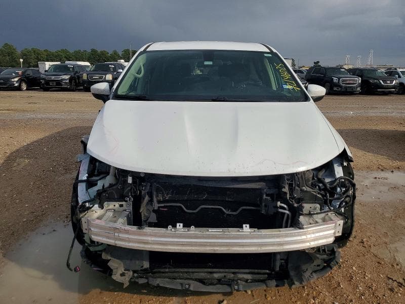 2022 CHRYSLER VOYAGER LX 5