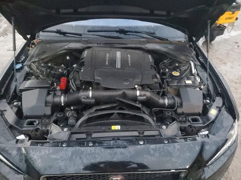 2017 JAGUAR XE PREMIUM 11