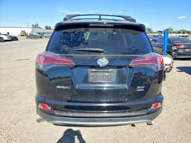 2017 TOYOTA RAV4 XLE 6