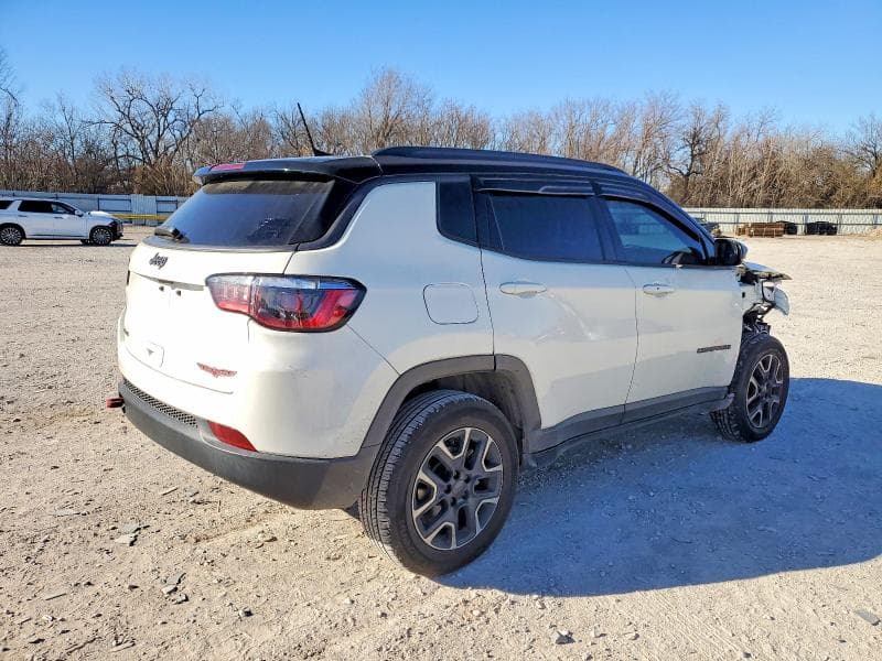 2019 JEEP COMPASS TRAILHAWK 3