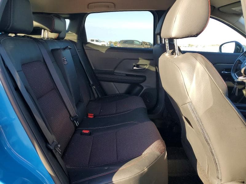 2025 NISSAN KICKS SR 10