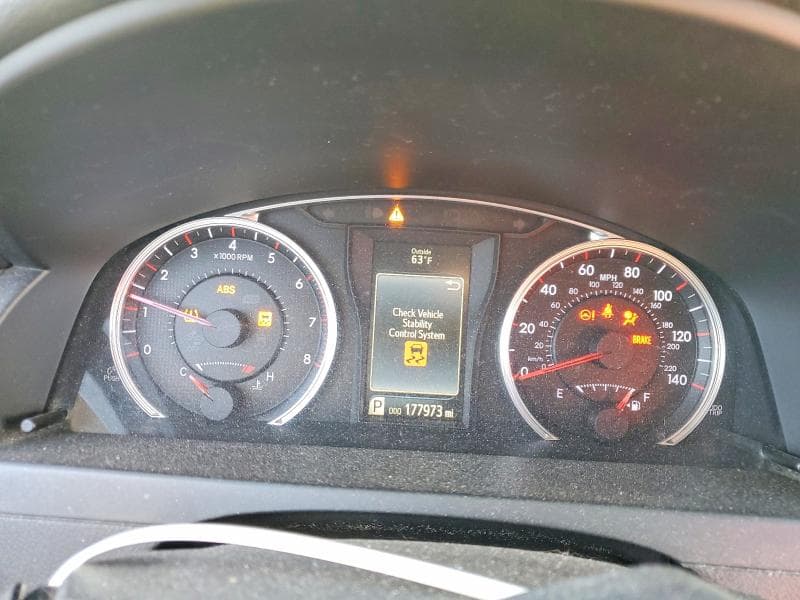 2017 TOYOTA CAMRY SE 9