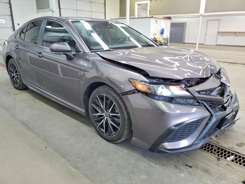 2022 TOYOTA CAMRY SE 4