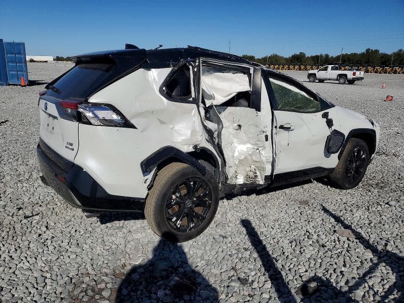 2024 TOYOTA RAV4 XSE 3