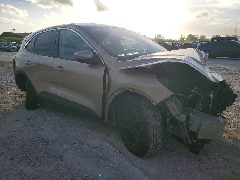 2020 FORD ESCAPE SE 4