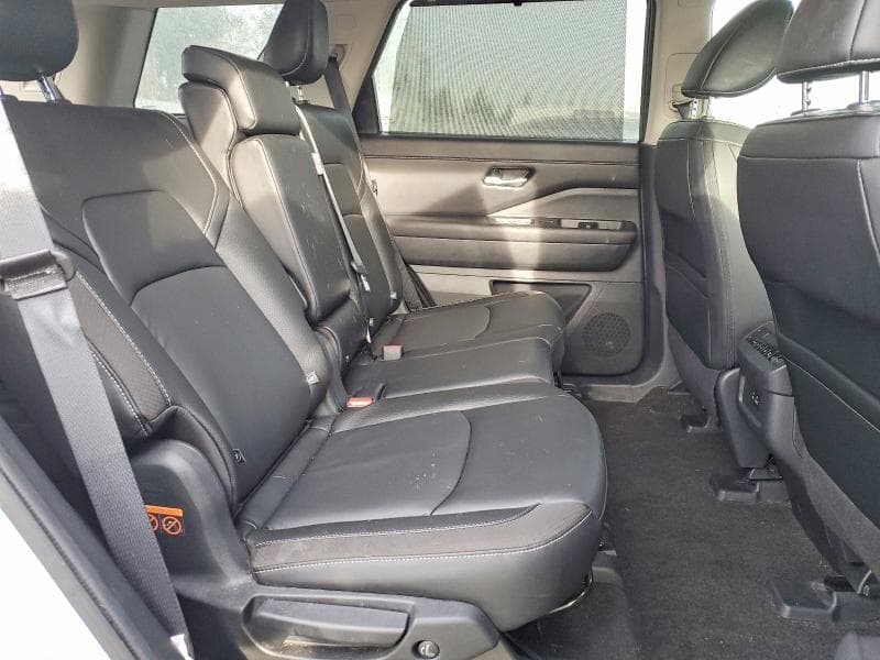 2024 NISSAN PATHFINDER SL 11