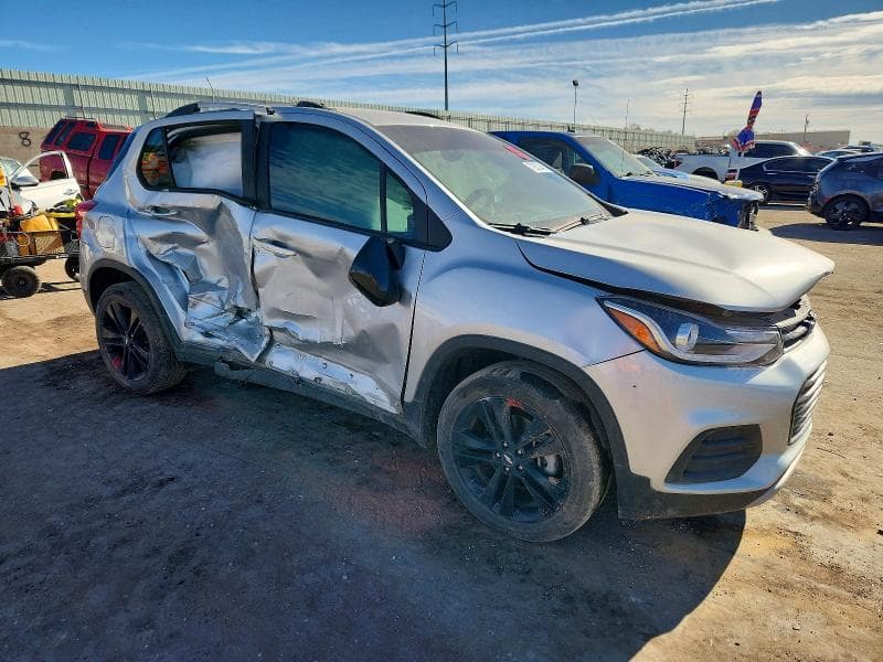 2022 CHEVROLET TRAX 1LT 4