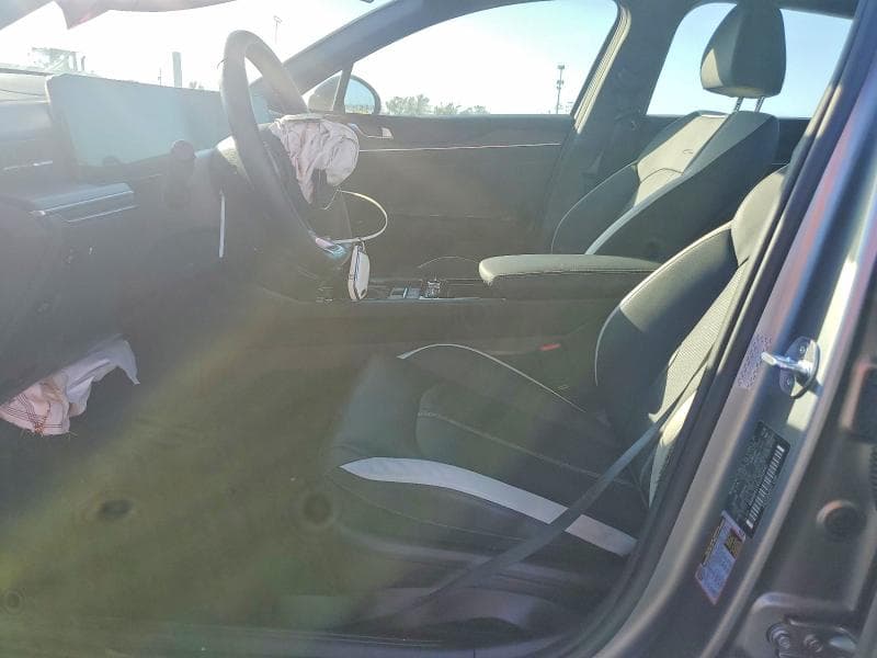 2025 KIA K5 7