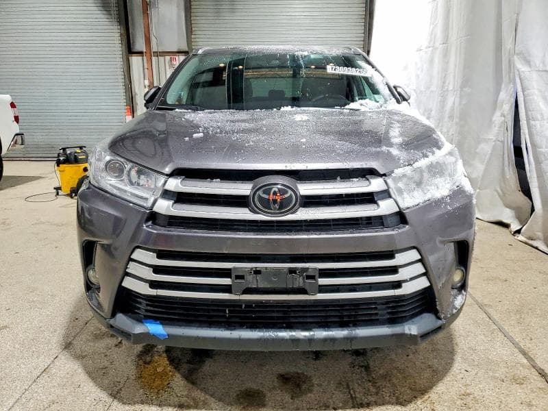 2019 TOYOTA HIGHLANDER SE 5
