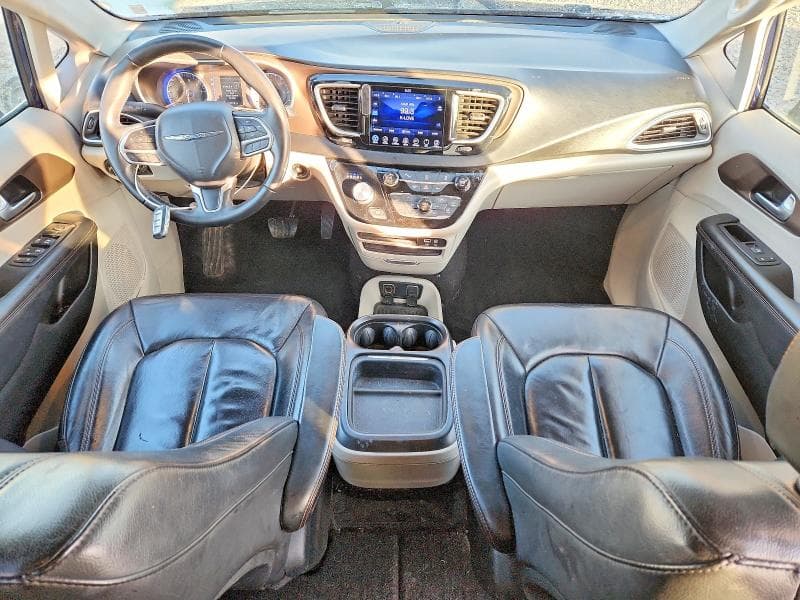 2017 CHRYSLER PACIFICA TOURING L 8