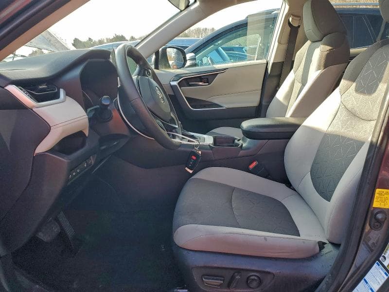 2021 TOYOTA RAV4 XLE 7