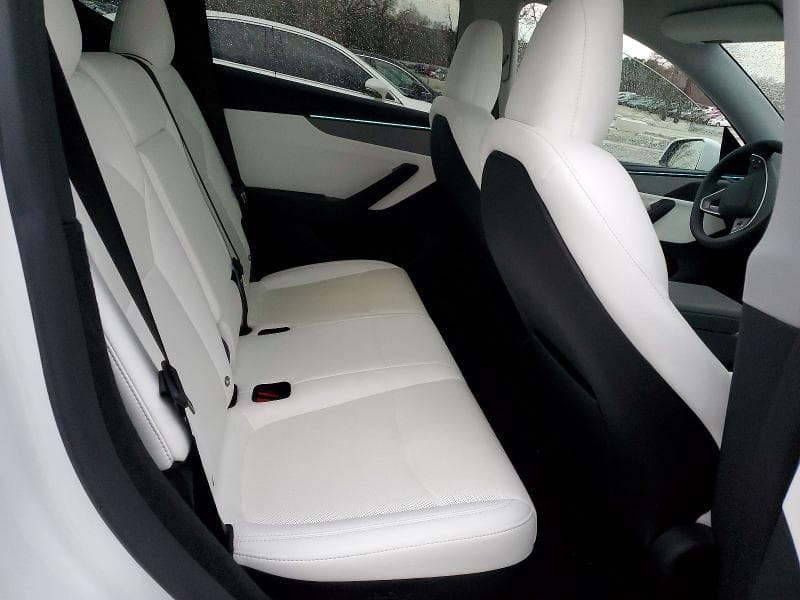 2026 TESLA MODEL Y 10
