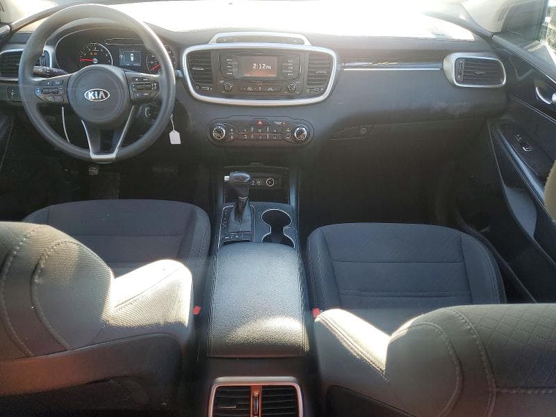 2017 KIA SORENTO LX 8