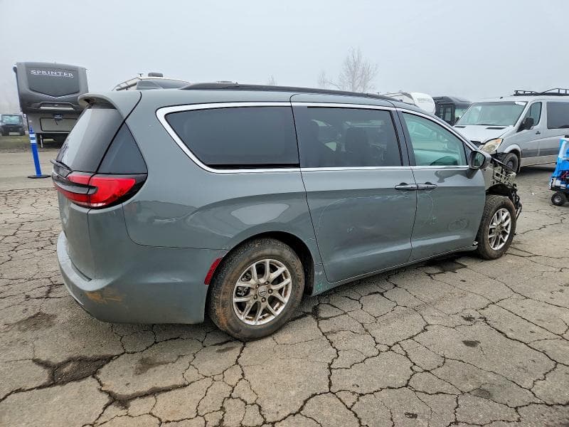 2022 CHRYSLER PACIFICA TOURING L 3