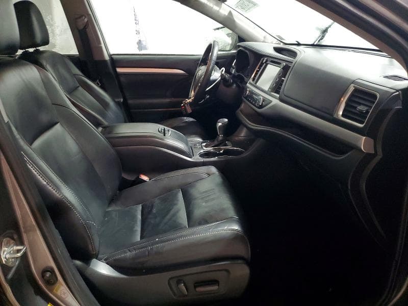 2019 TOYOTA HIGHLANDER SE 7