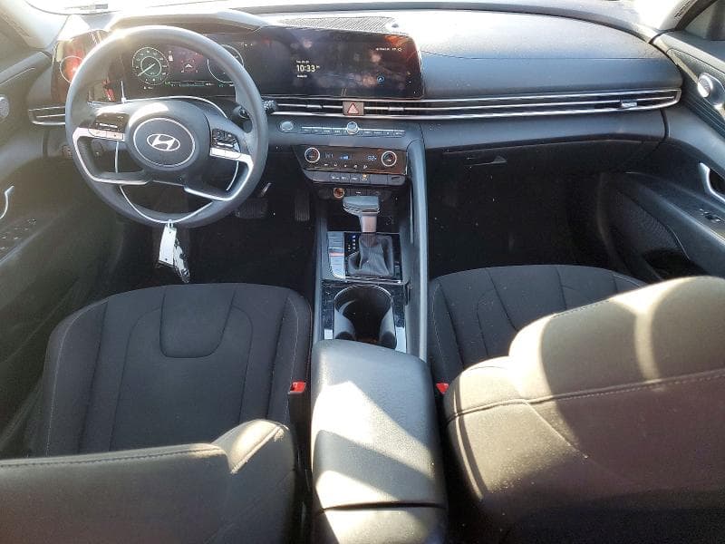 2024 HYUNDAI ELANTRA BLUE 8