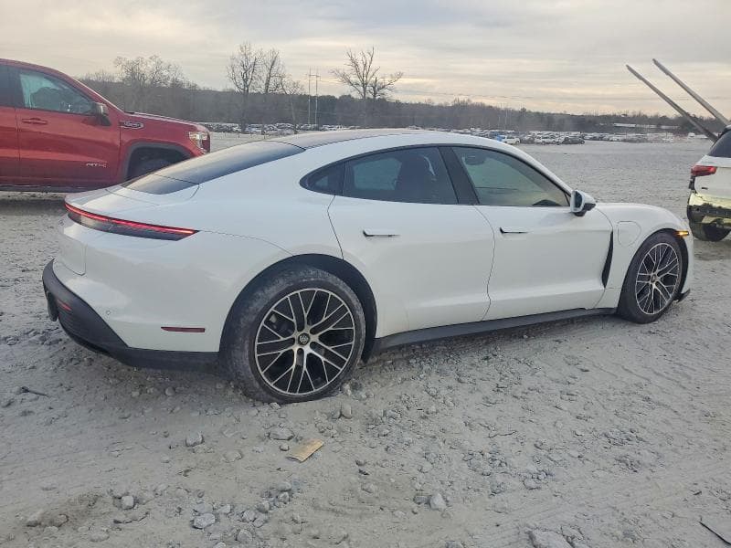 2021 PORSCHE TAYCAN 3