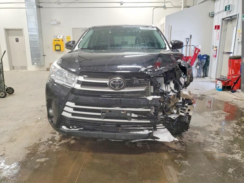 2018 TOYOTA HIGHLANDER LE 5