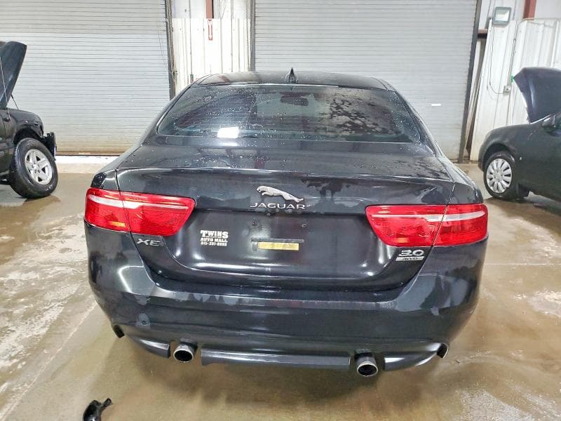 2017 JAGUAR XE PREMIUM 6