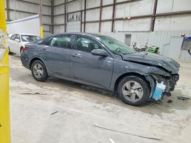 2025 HYUNDAI ELANTRA SE 4
