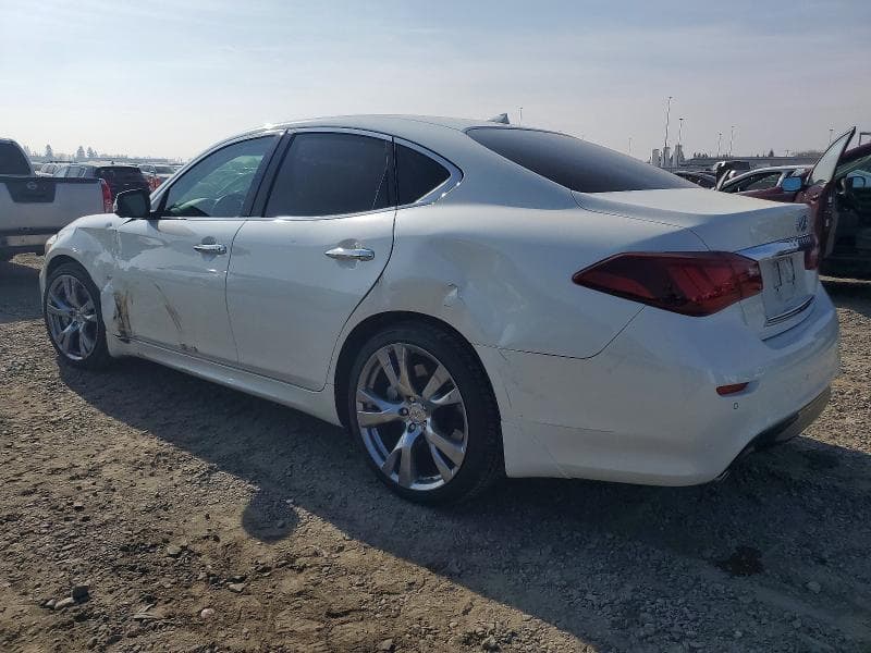 2017 INFINITI Q70 3.7 2