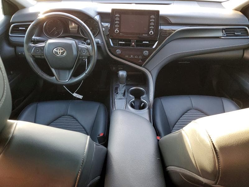 2021 TOYOTA CAMRY SE 8