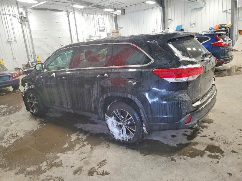 2018 TOYOTA HIGHLANDER LE 2
